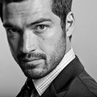 Alfonso Herrera photo 10