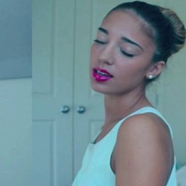 Alina Baraz photo 17