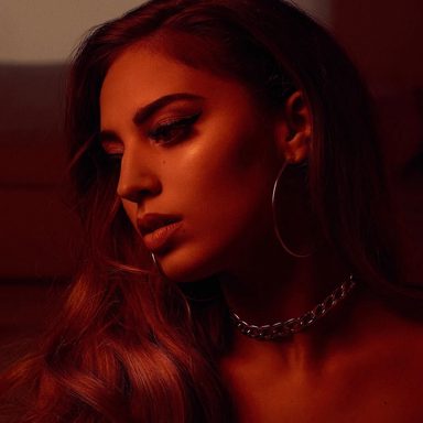 Alina Baraz photo 11