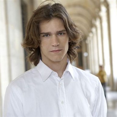Amaury Vassili