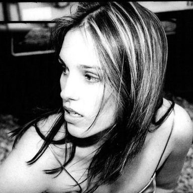 Amy Jo Johnson photo 11