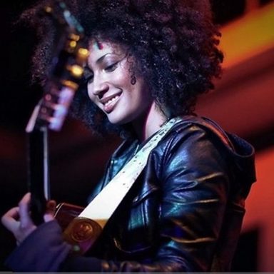 Andy Allo photo 9