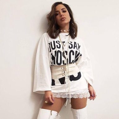 Anitta photo 450