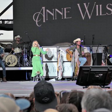 Anne Wilson photo 114