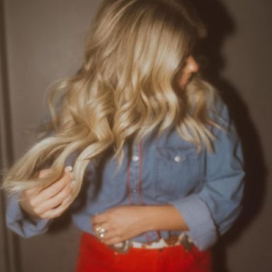 Anne Wilson photo 104