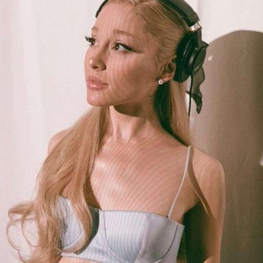 Ariana Grande photo 55