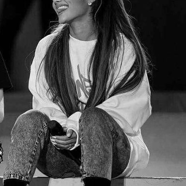 Ariana Grande photo 106