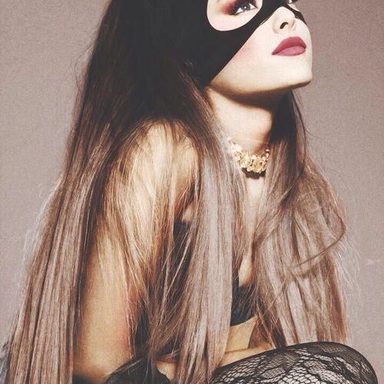 Ariana Grande photo 326