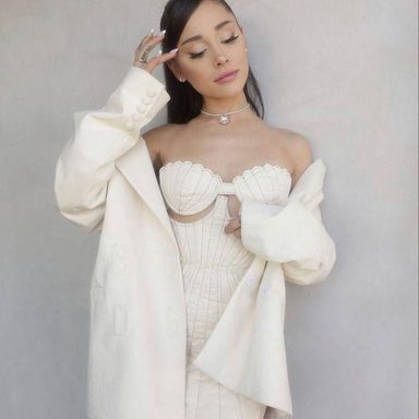 Ariana Grande photo 112