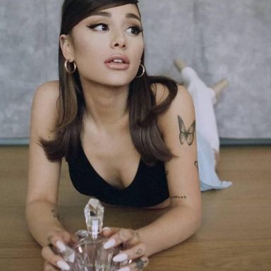 Ariana Grande photo 108