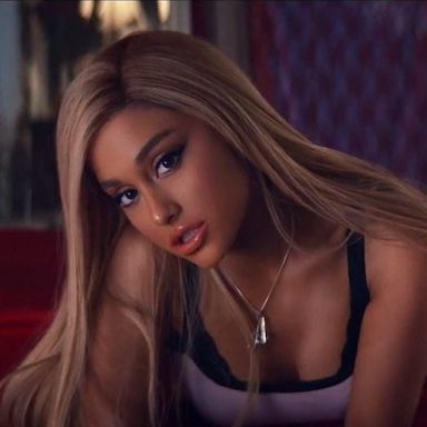 Ariana Grande photo 288