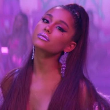 Ariana Grande photo 290