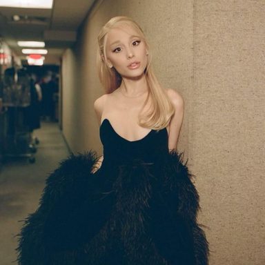 Ariana Grande photo 29