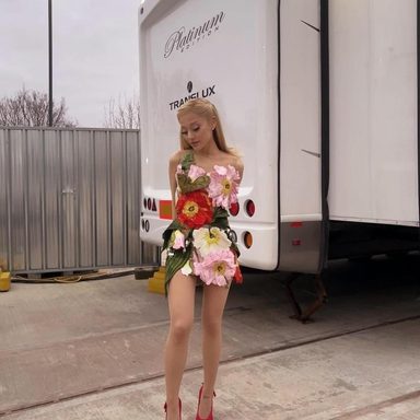 Ariana Grande photo 34