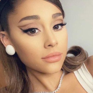 Ariana Grande photo 102