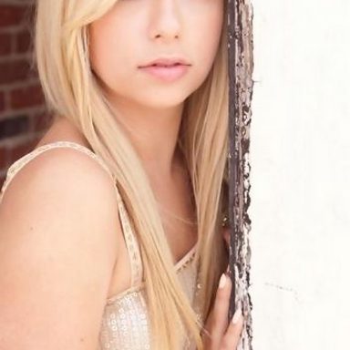 Ariel Moore photo 14