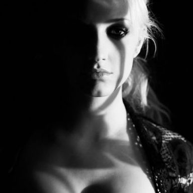 Ashlee Simpson photo 11