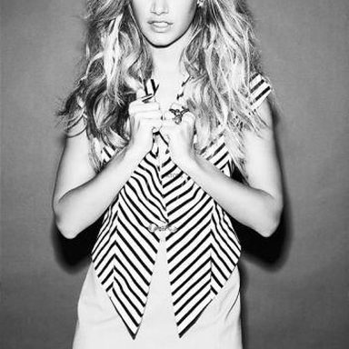 Ashley Tisdale photo 10