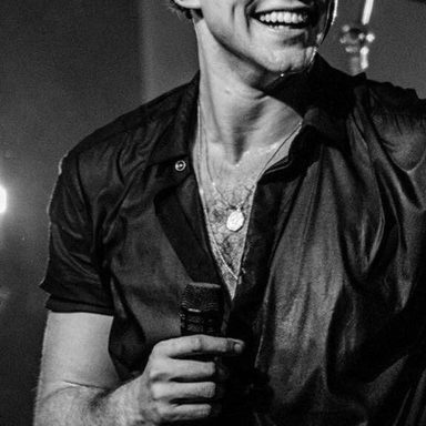 Ashton Irwin