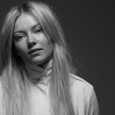 Astrid S photo 27