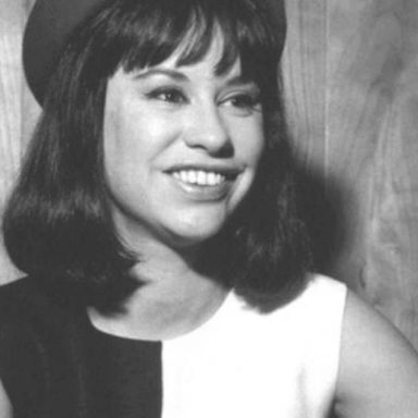 Astrud Gilberto photo 17