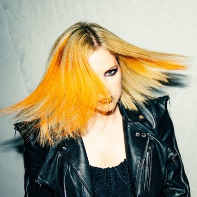 Avril Lavigne photo 17