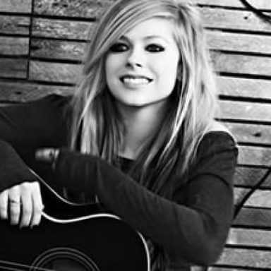 Avril Lavigne photo 47