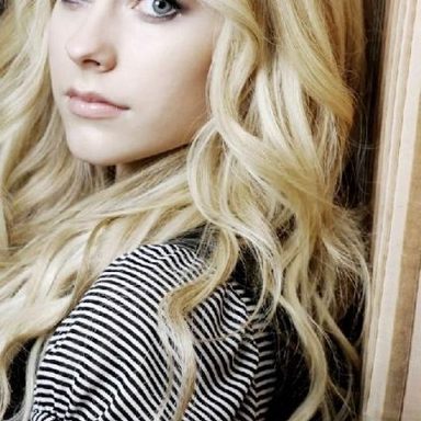 Avril Lavigne photo 225