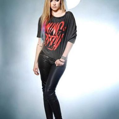 Avril Lavigne photo 99