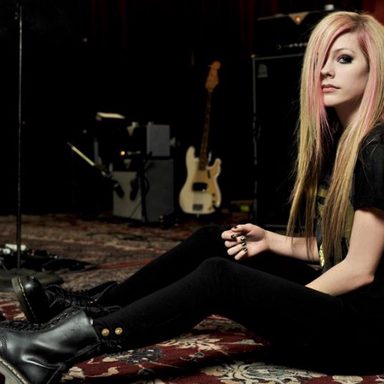 Avril Lavigne photo 200