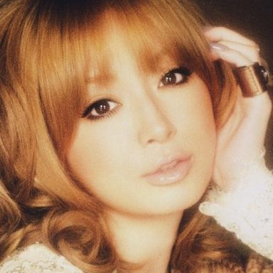Ayumi Hamasaki photo 32