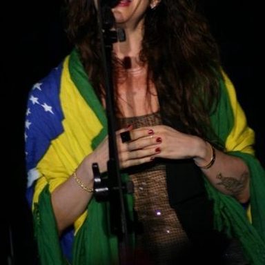 Alanis Morissette photo 78