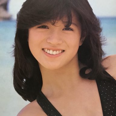 Akina Nakamori