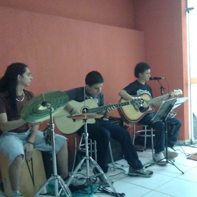 Banda Pedestal