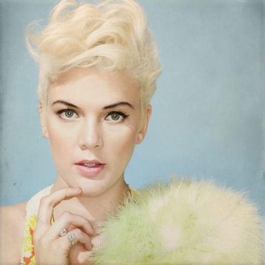 Betty Who photo 9