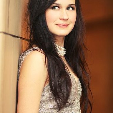 Breanne Düren