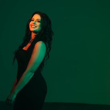 Beth Crowley photo 136