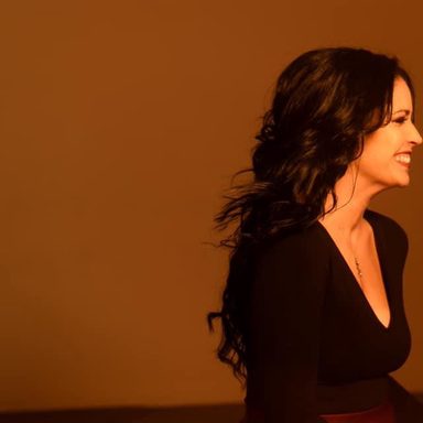 Beth Crowley photo 140