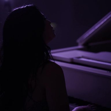 Beth Crowley photo 78