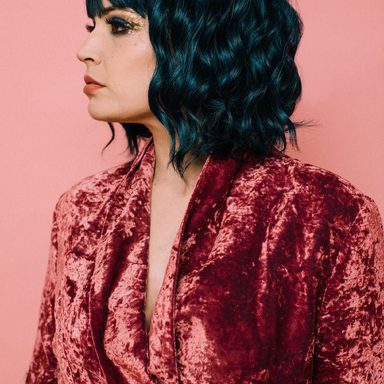 Beth Crowley photo 122