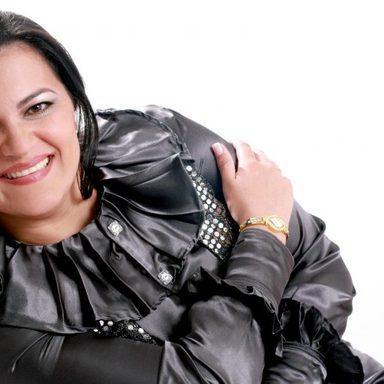 Cantora Anita Reis