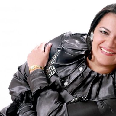 Cantora Anita Reis