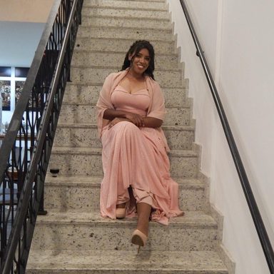 Cantora Gislaine Lilian