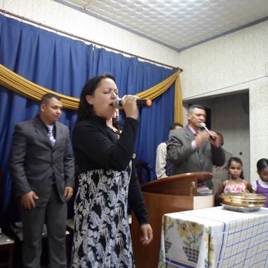 Cantora Eliana Santos