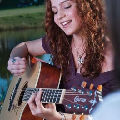 Carol Biazin photo 25