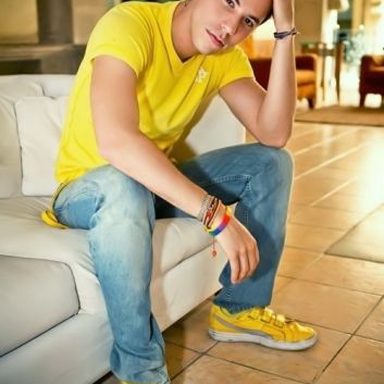 Christian Chávez photo 24