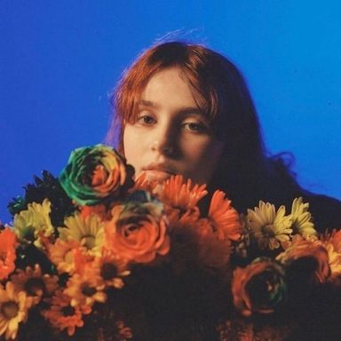 Clairo photo 32