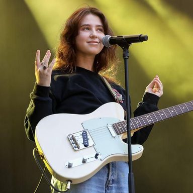 Clairo photo 35
