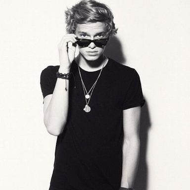 Cody Simpson photo 40