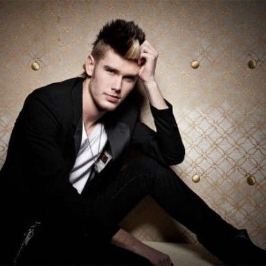 Colton Dixon photo 14